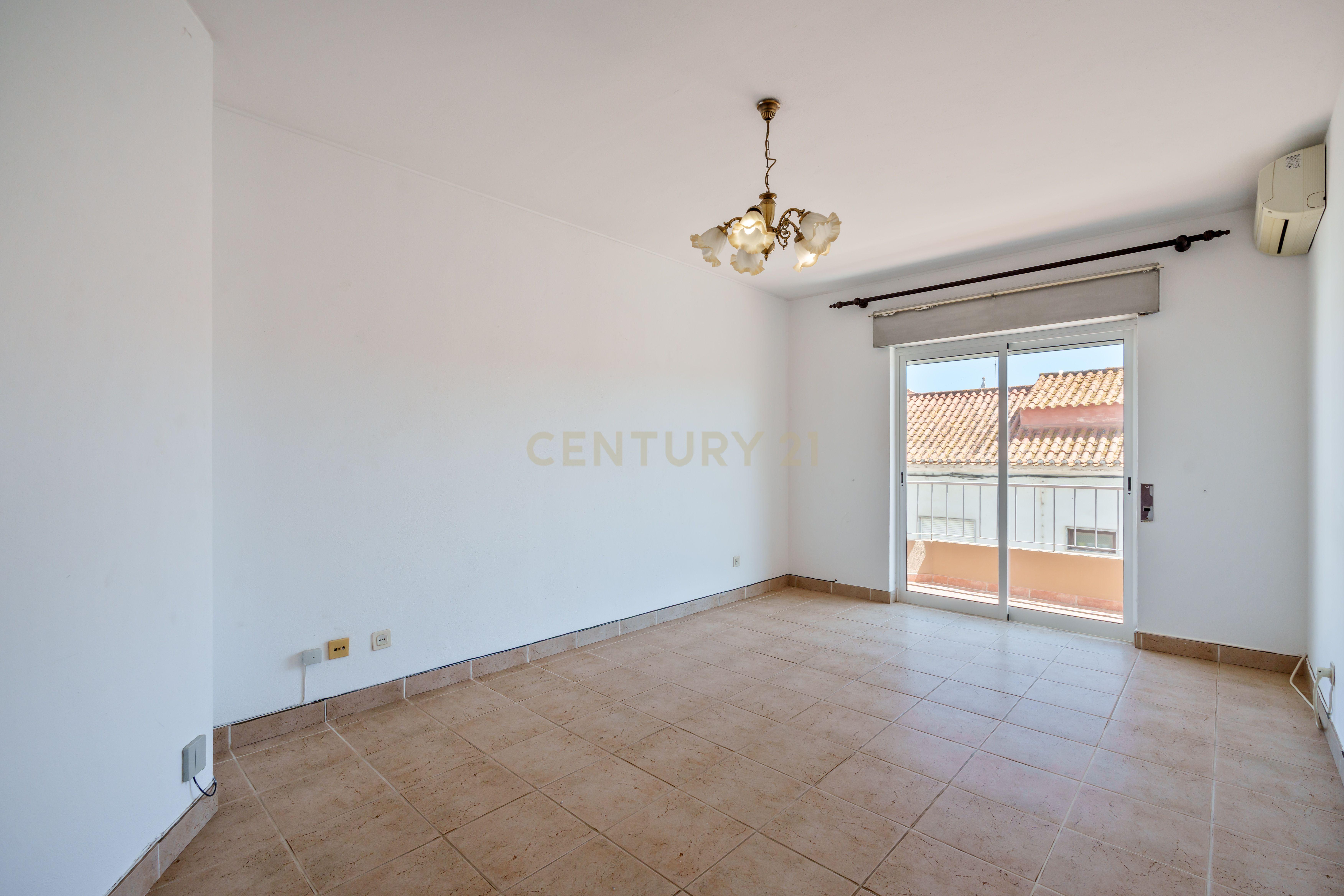 Fotografia 9 de T2 renovado com varanda e terraço no Centro Histórico de Silves