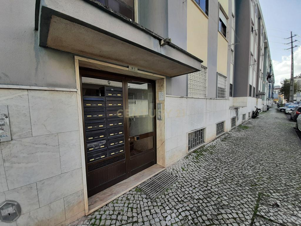 Venda de Apartamento T2  Arroja -  Odivelas - Image 18