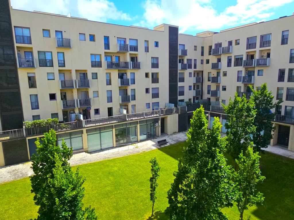 Apartamento com Três Quartos no Centro da Cidade da Póvoa de Varzim - Image 30
