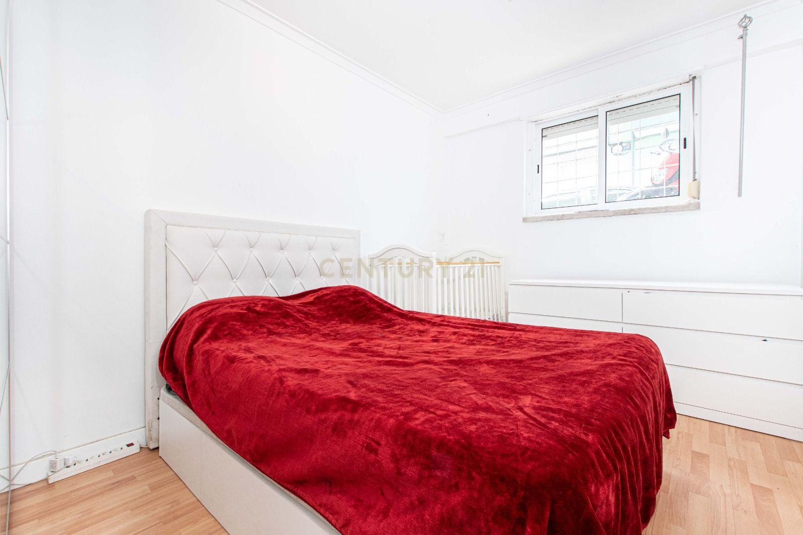 Apartamento T2/cave em Sintra: Conforto e Acessibilidade  - Image 11