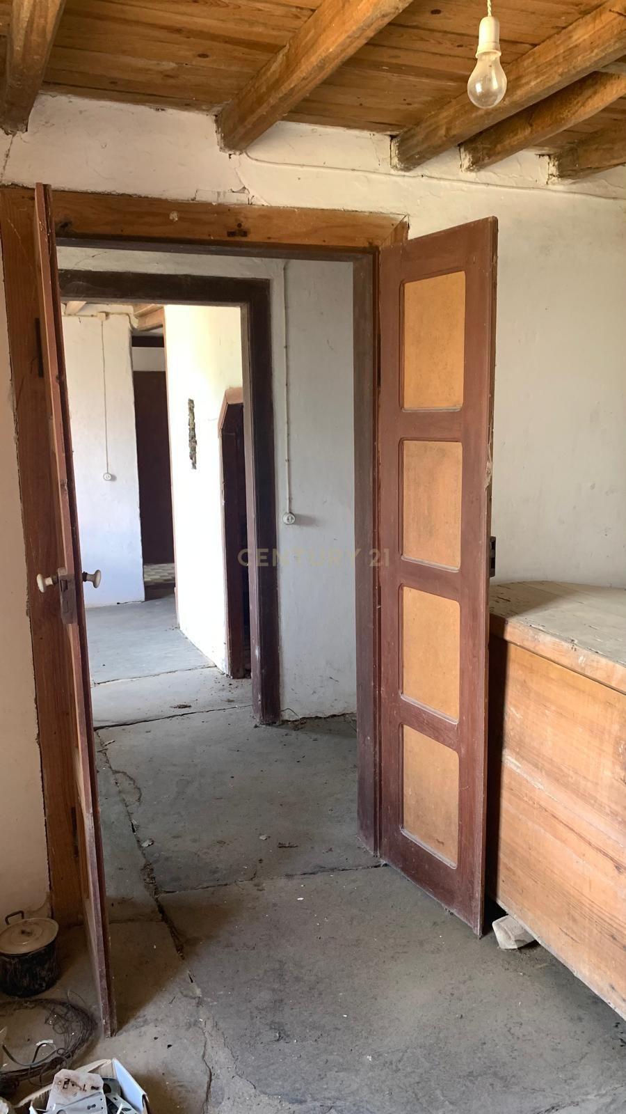 Fotografia 12 de Espaçosa Moradia em Villas Ruivas com Garagem