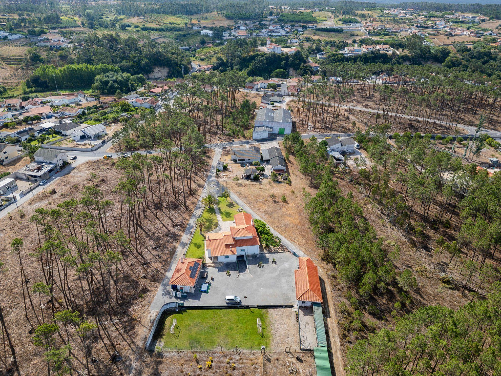 Fotografia 9 de Terreno inserido em malha urbana