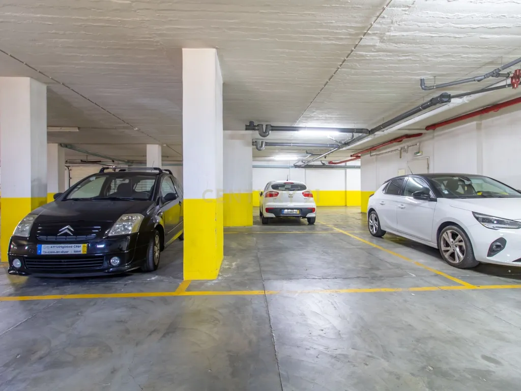 Apartamento T2 com suíte, varandas e garagem-  Cacém - Image 16