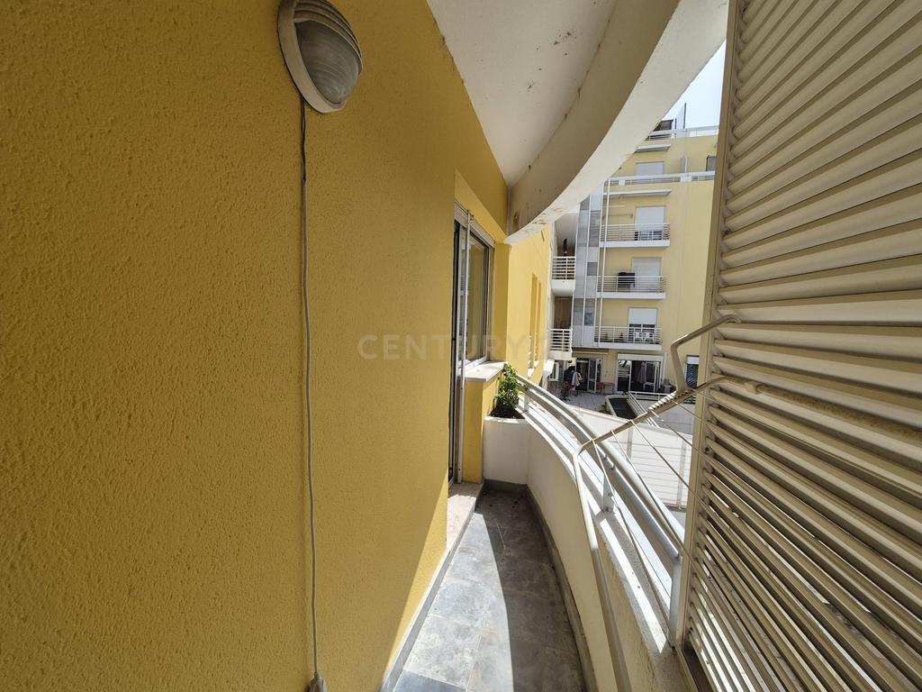 Espaçoso Apartamento T4 no Parque das Nações, Lisboa, com Garagem - Image 19