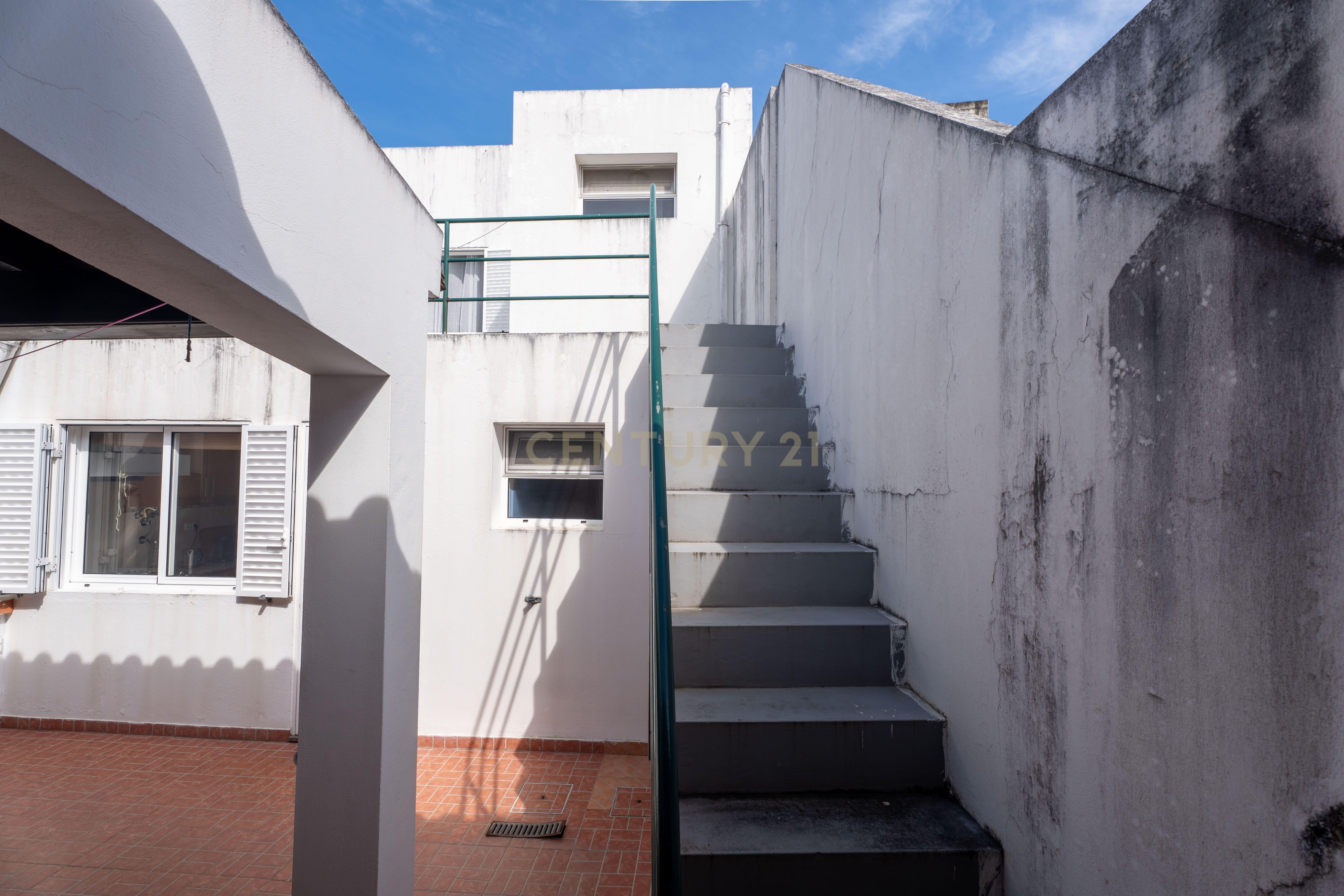Moradia T2 na Matriz da Ribeira Grande- Conforto, localização e qualidade de vida numa só casa! - Image 13