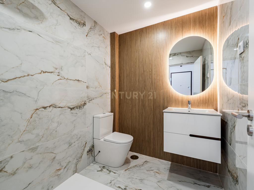 Apartamento Totalmente Remodelado com Terraço de 33 m² | Cruz de Pau – Amora - Image 3