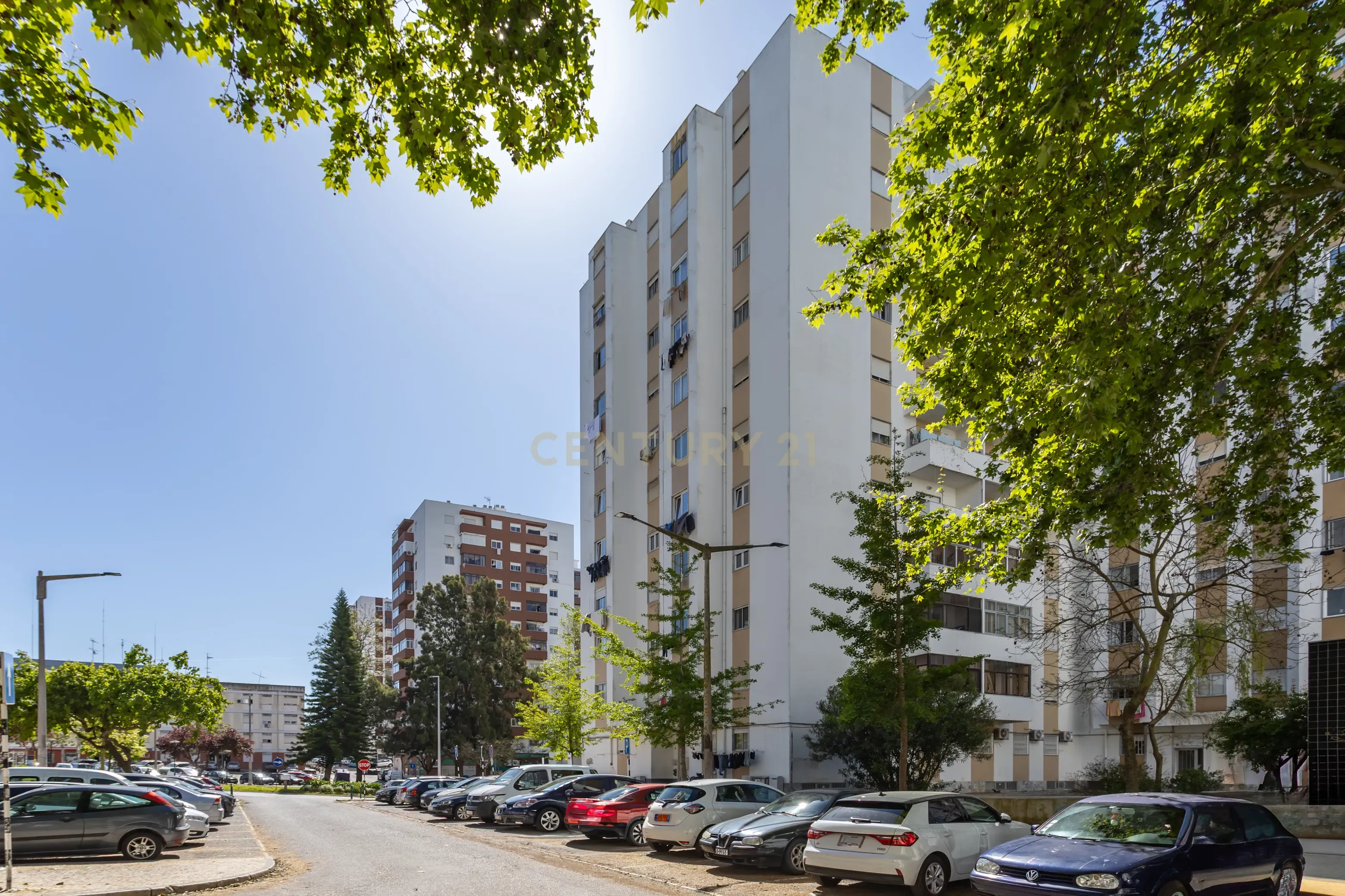 Fantástico T3 totalmente remodelado à venda em Corroios - Miratejo - Image 35