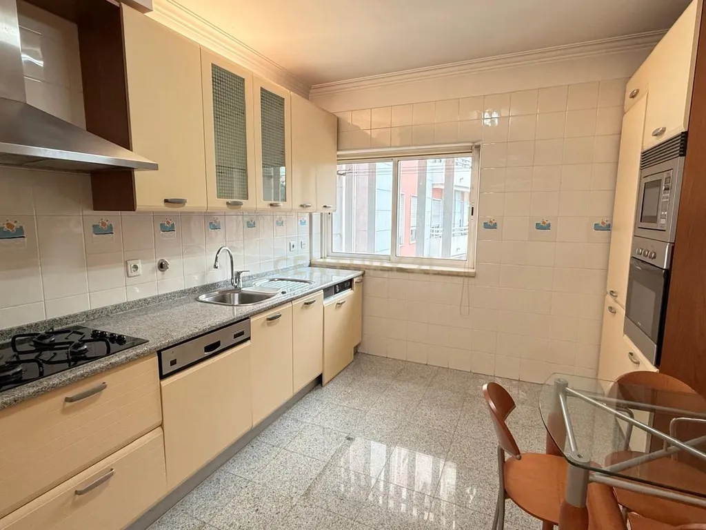 T1 espaçoso, na zona mais nobre de Telheiras, em Lisboa - Image 13