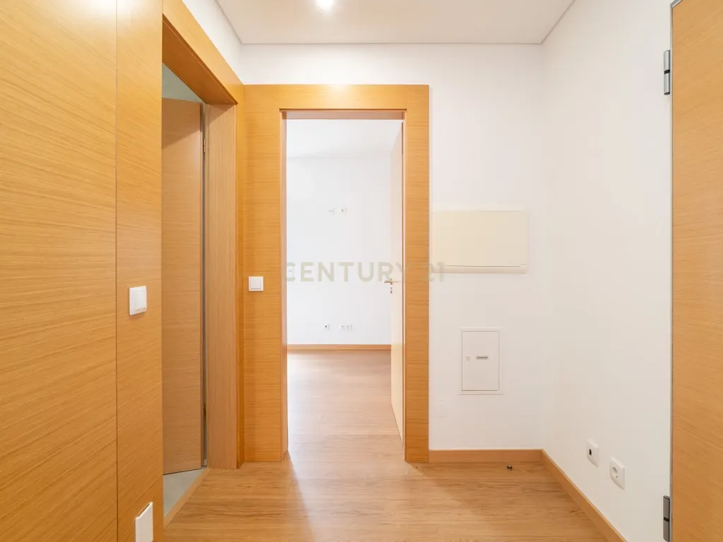 Apartamento T1 com garagem, Olivais, Coimbra - Image 9