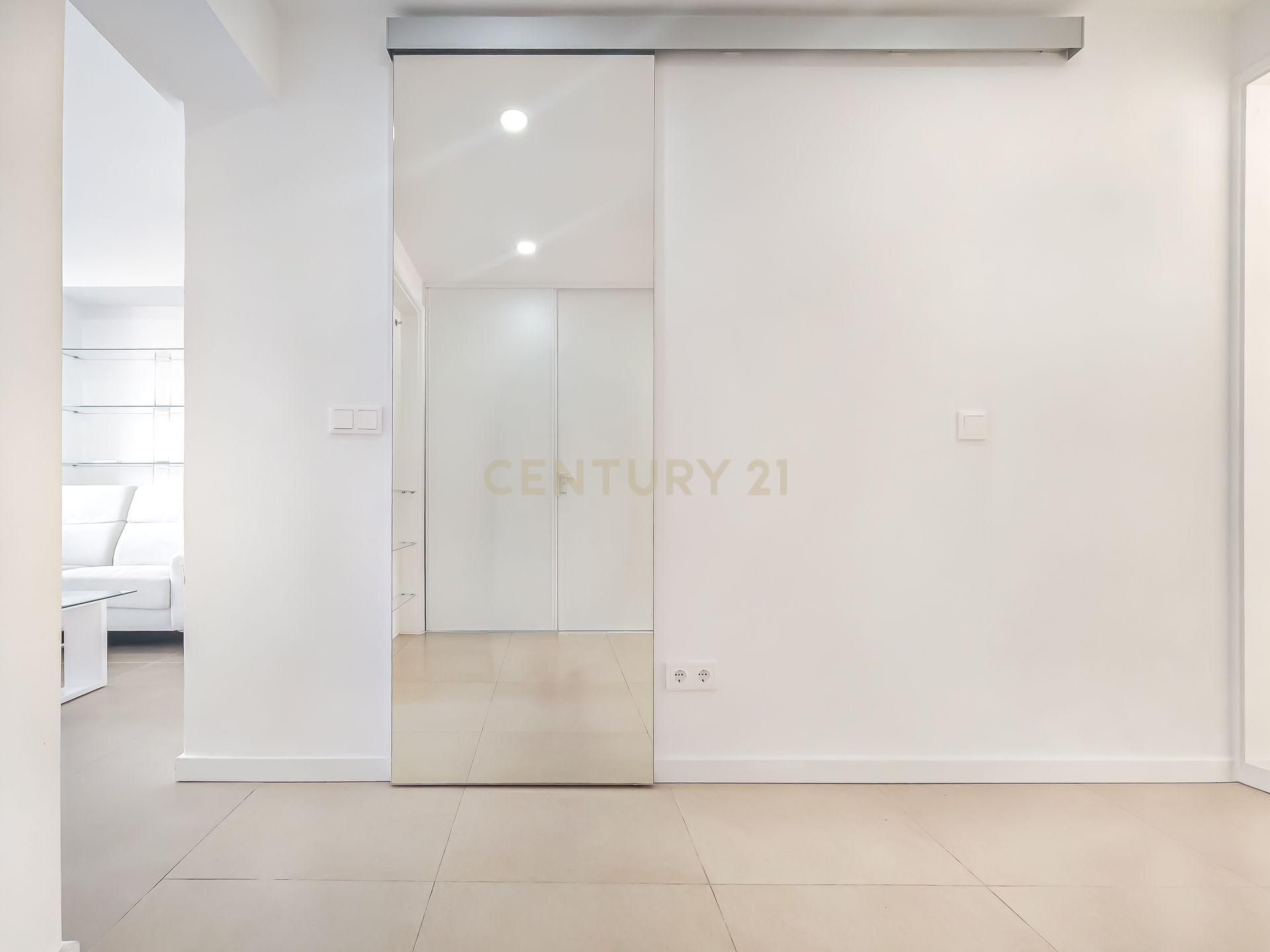Fotografia 7 de Apartamento Renovado T2 | Suíte | Mobilado | Elevador | Ar Condicionado | Luminoso|  Estoril | Cascais |  a 12 minutos da Praia
