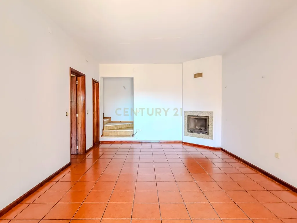 Moradia T4+1, 3 frentes, terraço, garagem - Trofa, Porto - Image 18