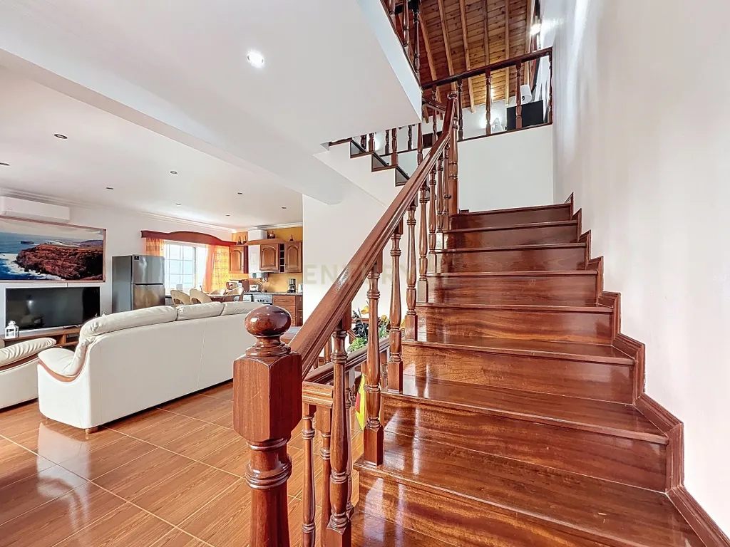 🏡 Moradia Única com Vista Mar — 3 Apartamentos | AL em Funcionamento | Feteiras, Ponta Delgada - Image 54