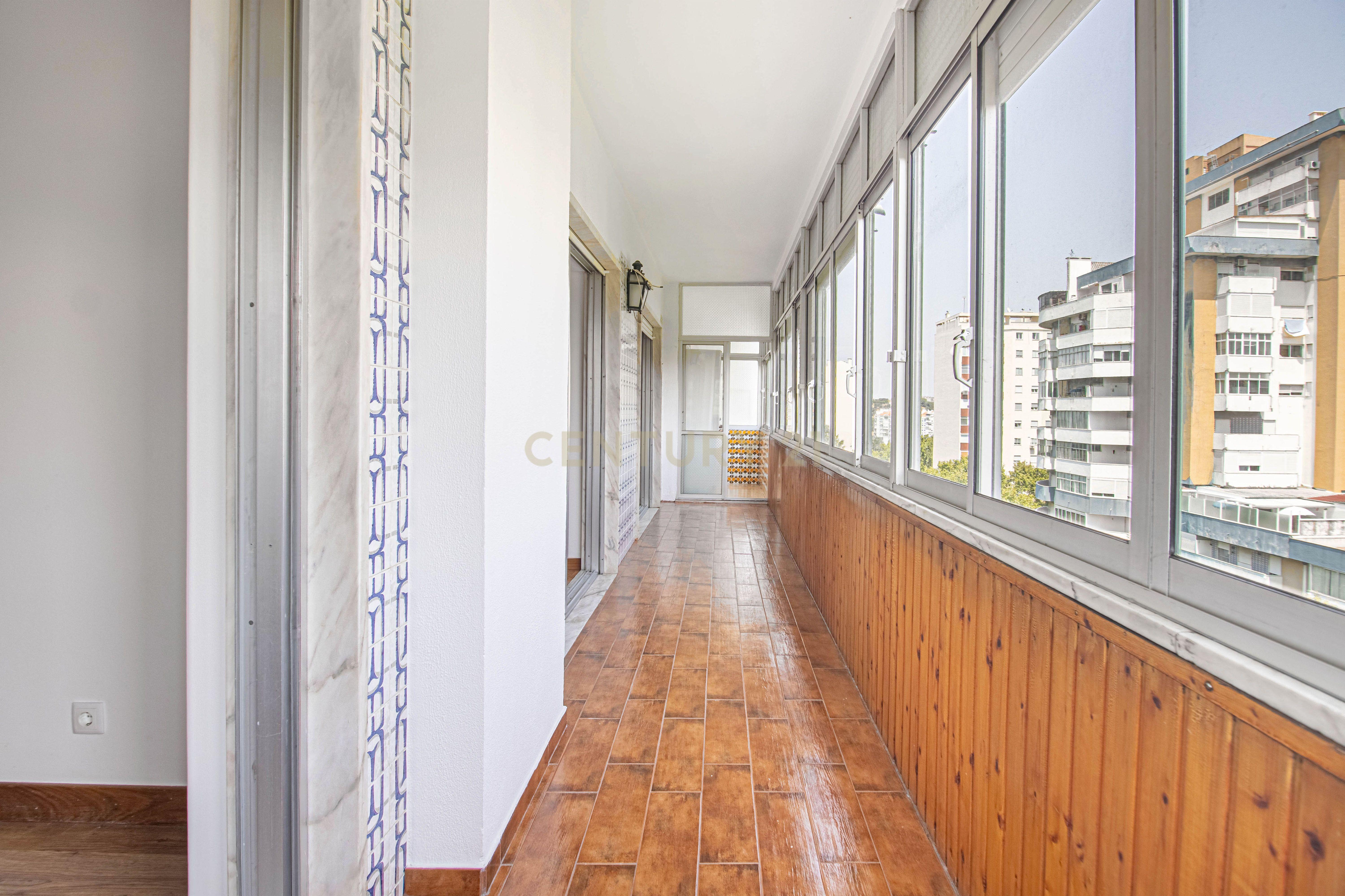 Fotografia 9 de Apartamento T2 Lumiar c/ Arrecadação
