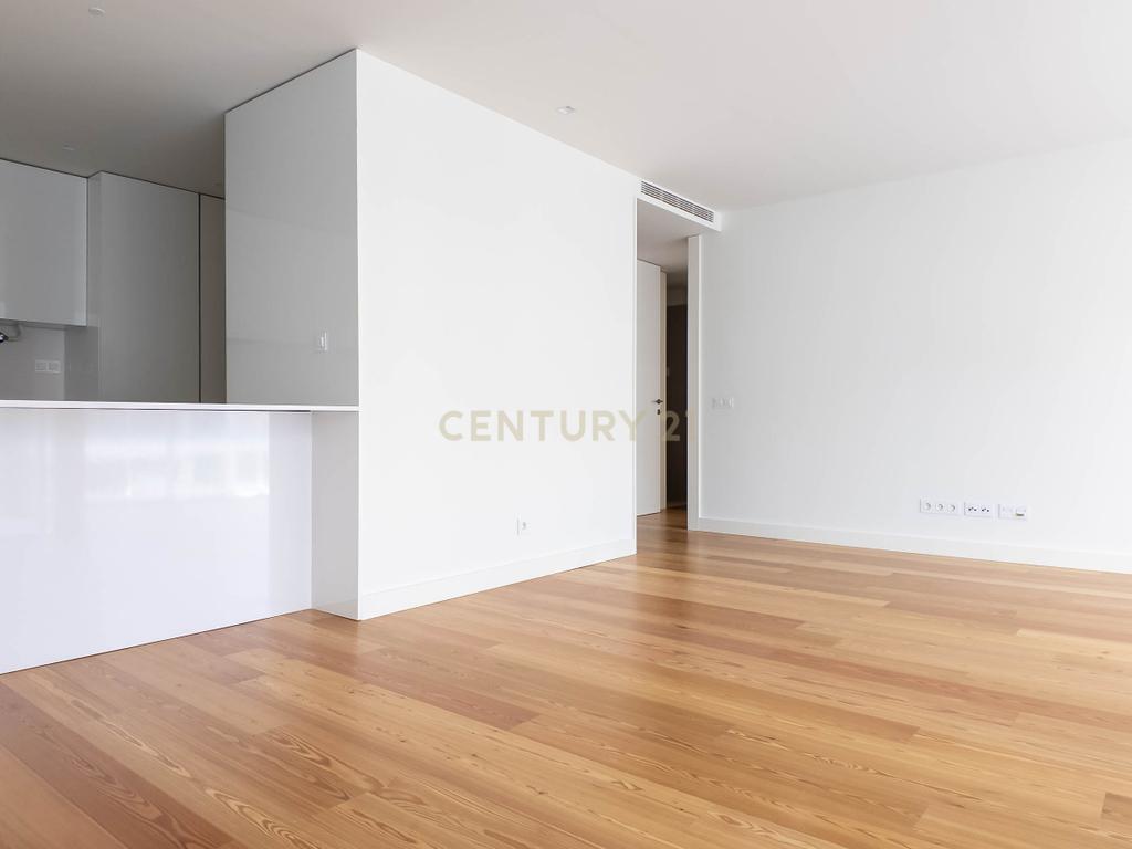 Apartamento T2 Novo nos Jardins da Efanor para arrendamento - Image 4