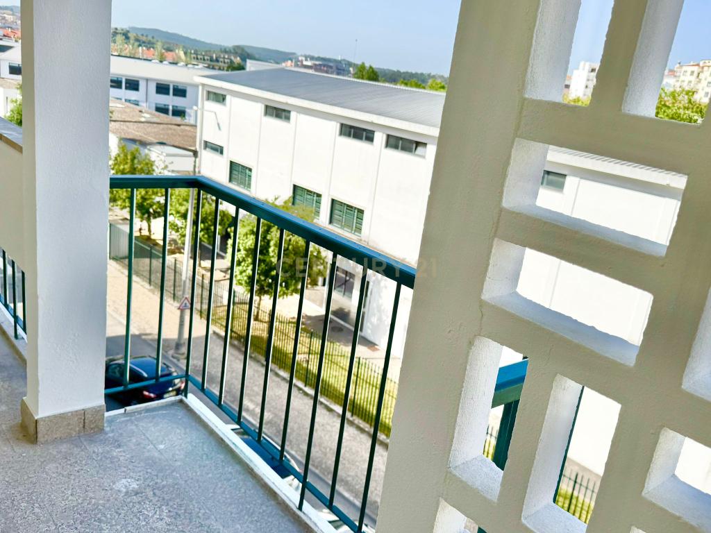 Apartamento T4 para arrendar no centro de Torres Vedras - Image 15