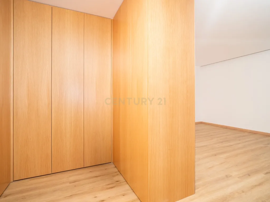 T1+3 único no prestigiado empreendimento Lux Garden – Coimbra - Image 12