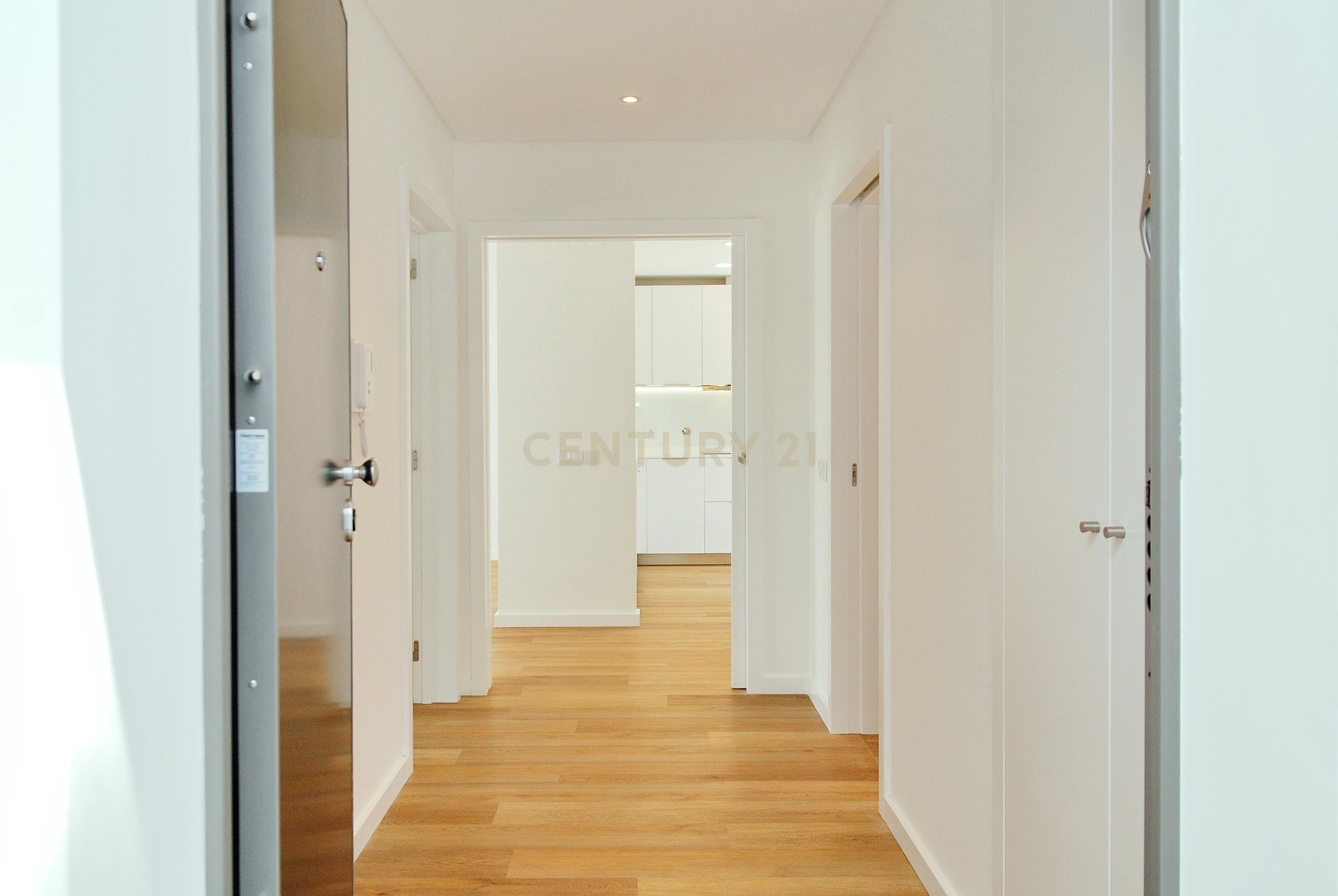 APARTAMENTO T1 | LUGAR ESTACIONAMENTO | TERRAÇO | PENTHOUSE - Image 7