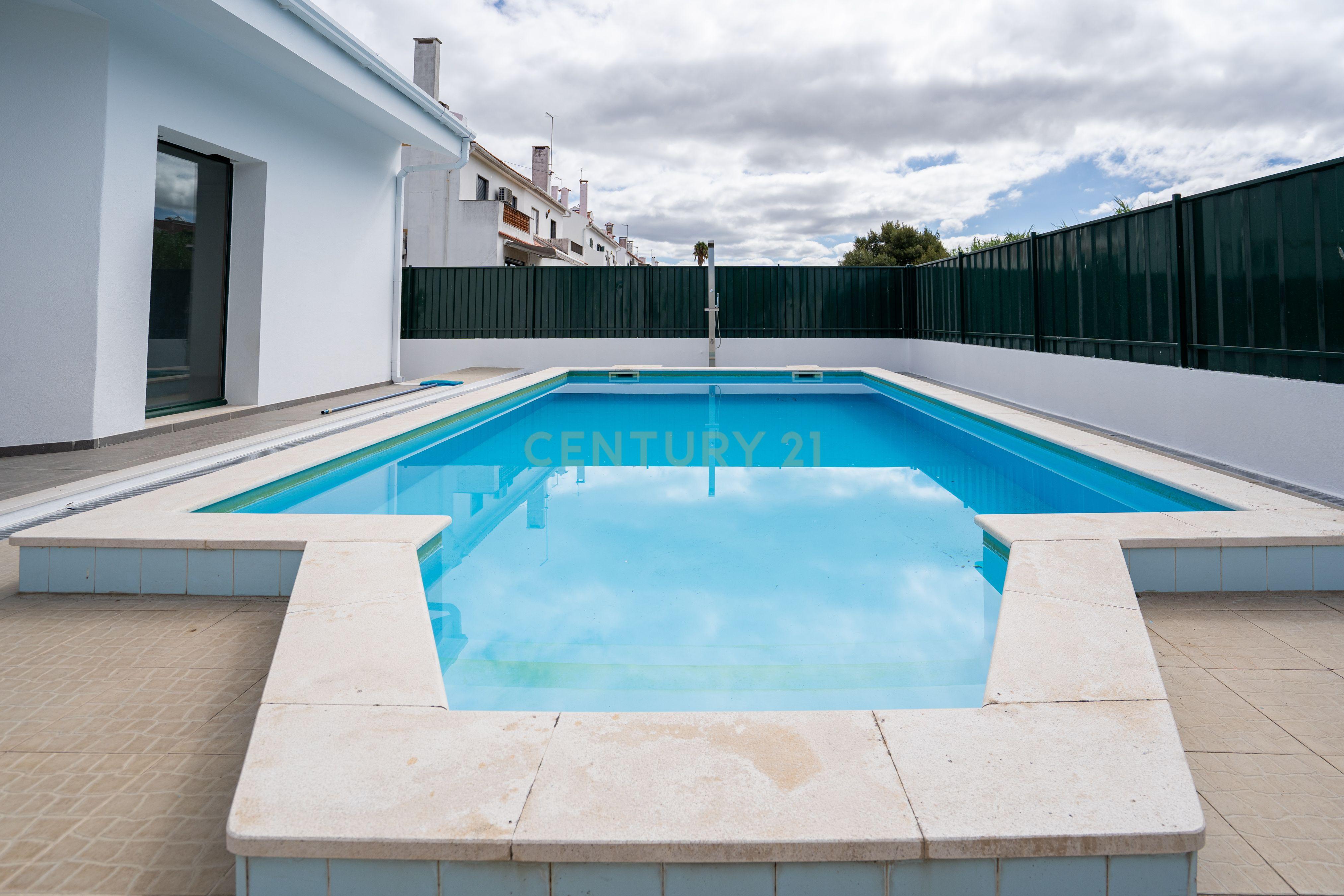 Fotografia 9 de Moradia T2 em Alcochete com piscina.