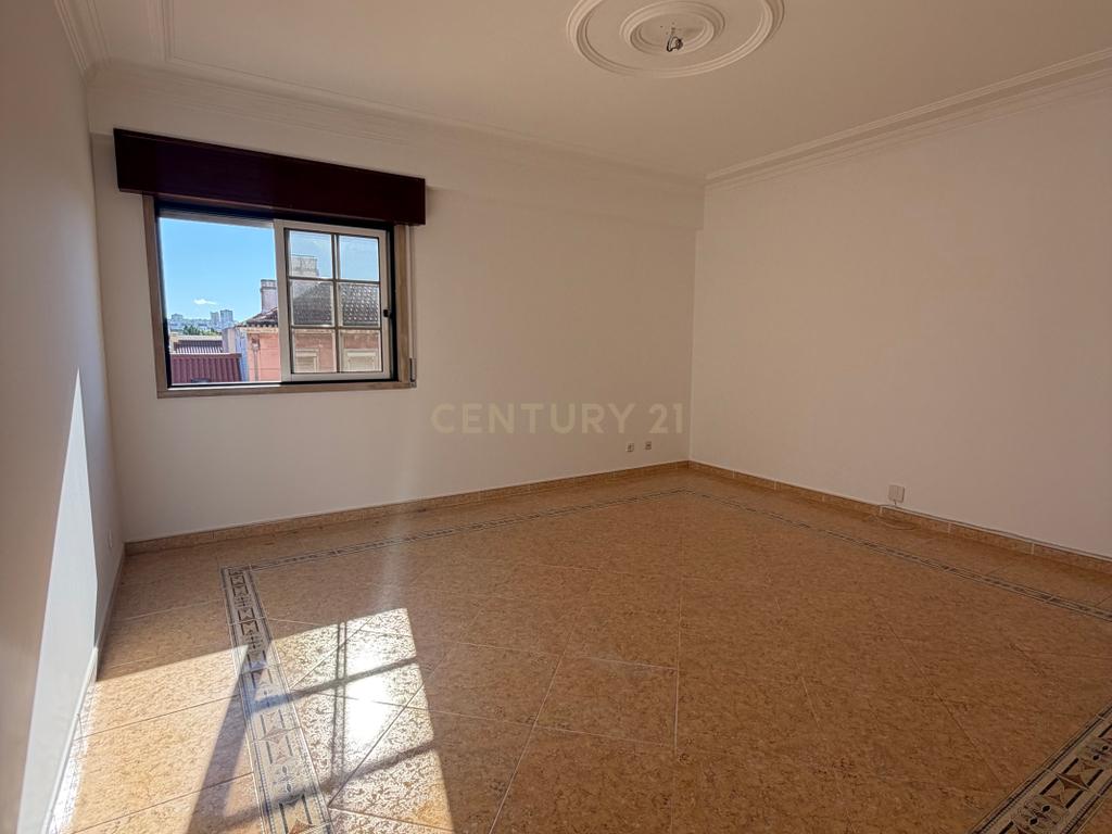 T2 - Falagueira Venda-Nova - Image 3