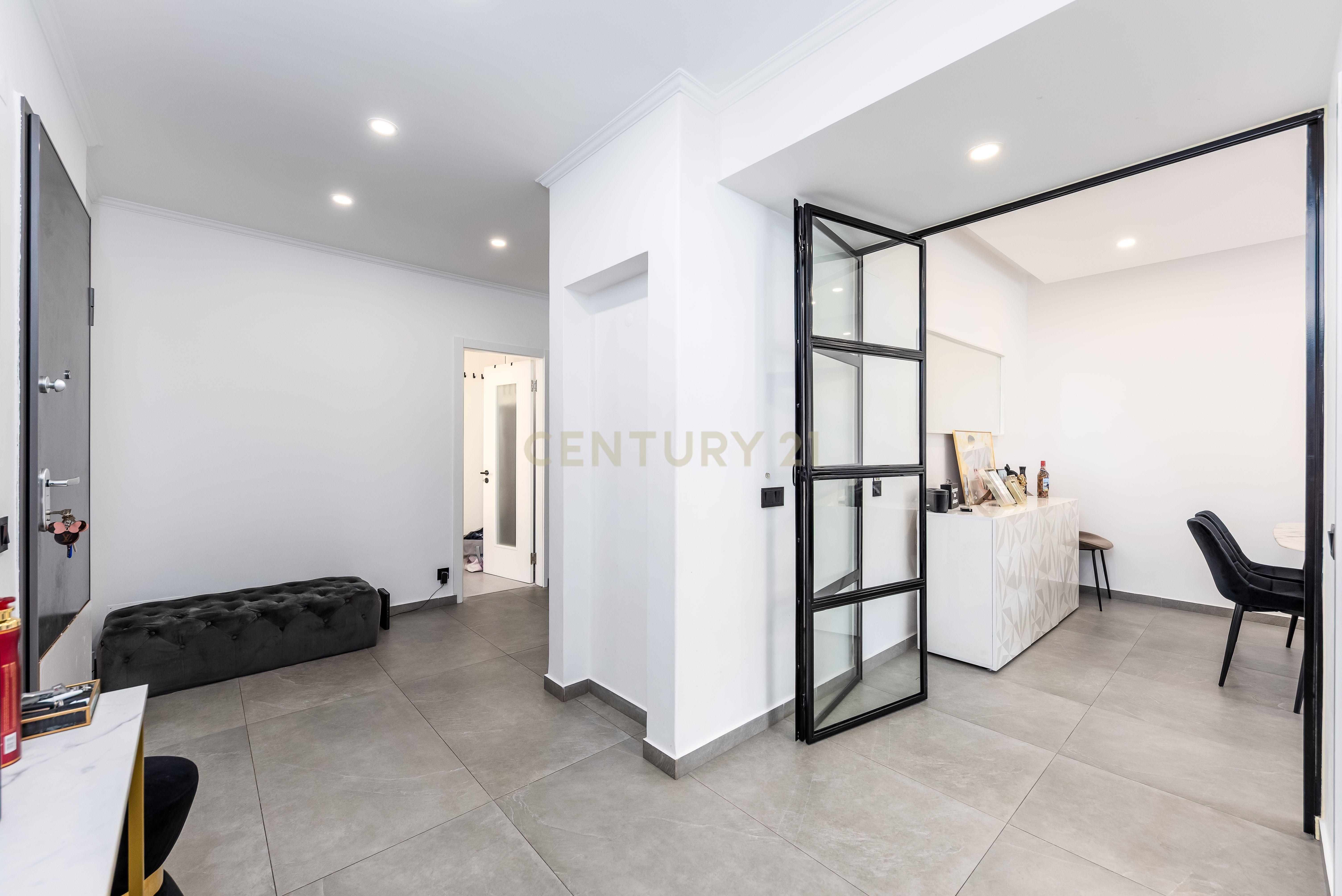 Fotografia 3 de Apartamento T3 com Varanda em Almada,