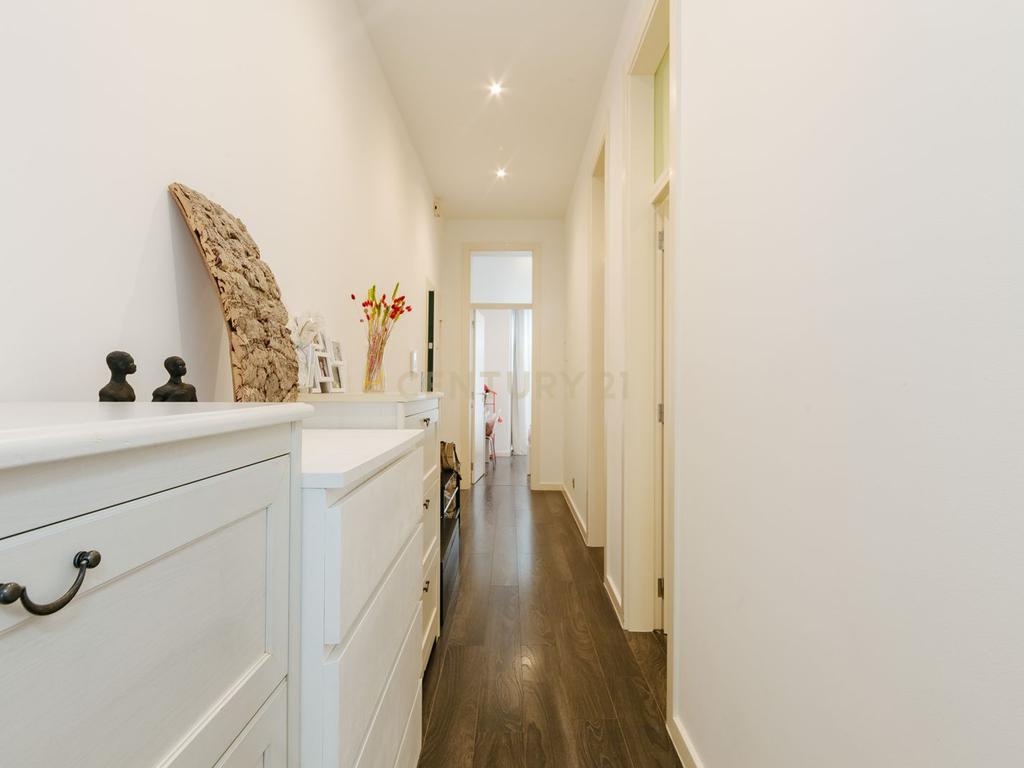 Apartamento Renovado em Avenidas Novas, Lisboa - Image 25