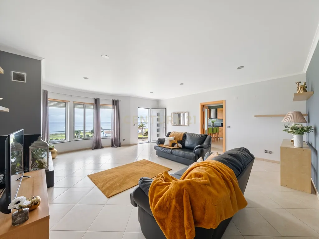 Casa Espetacular com Vista Mar em Porto Martins - Image 2