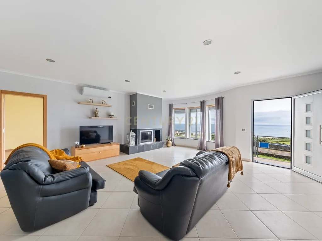 Casa Espetacular com Vista Mar em Porto Martins - Image 4