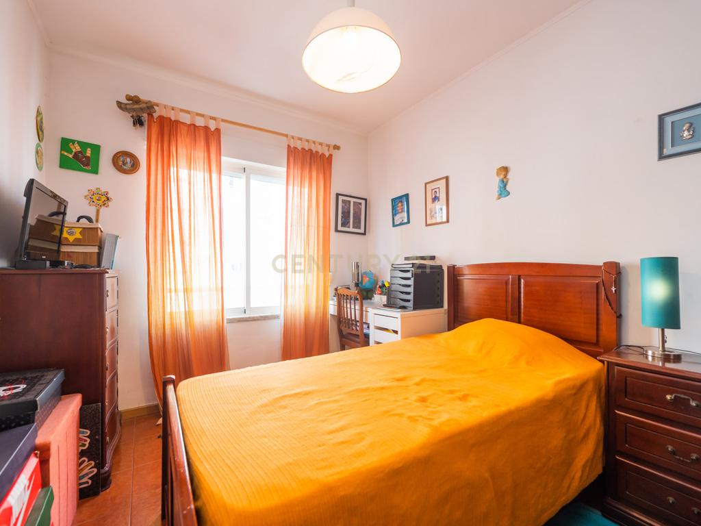 Apartamento T3 na Rua Inácio Duarte, Carnaxide e Queijas - Image 18