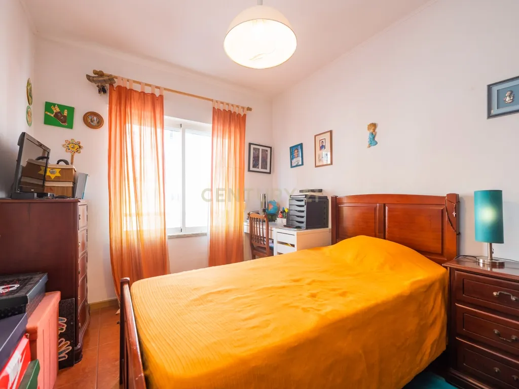 Apartamento T3 na Rua Inácio Duarte, Carnaxide e Queijas - Image 18