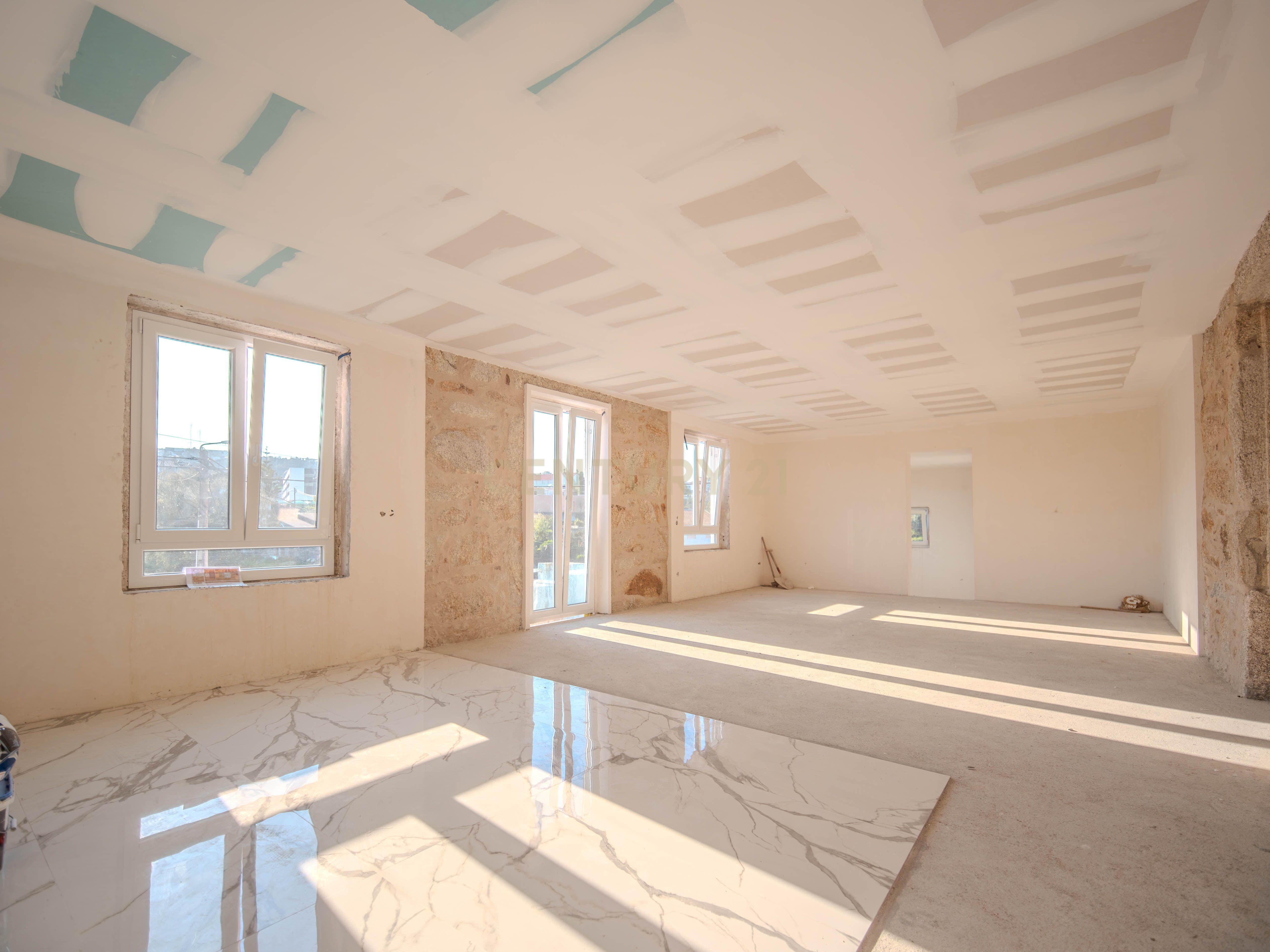 Fotografia 12 de Moradia T3 com Espaço Comercial | São Pedro da Cova (Adega Azul)