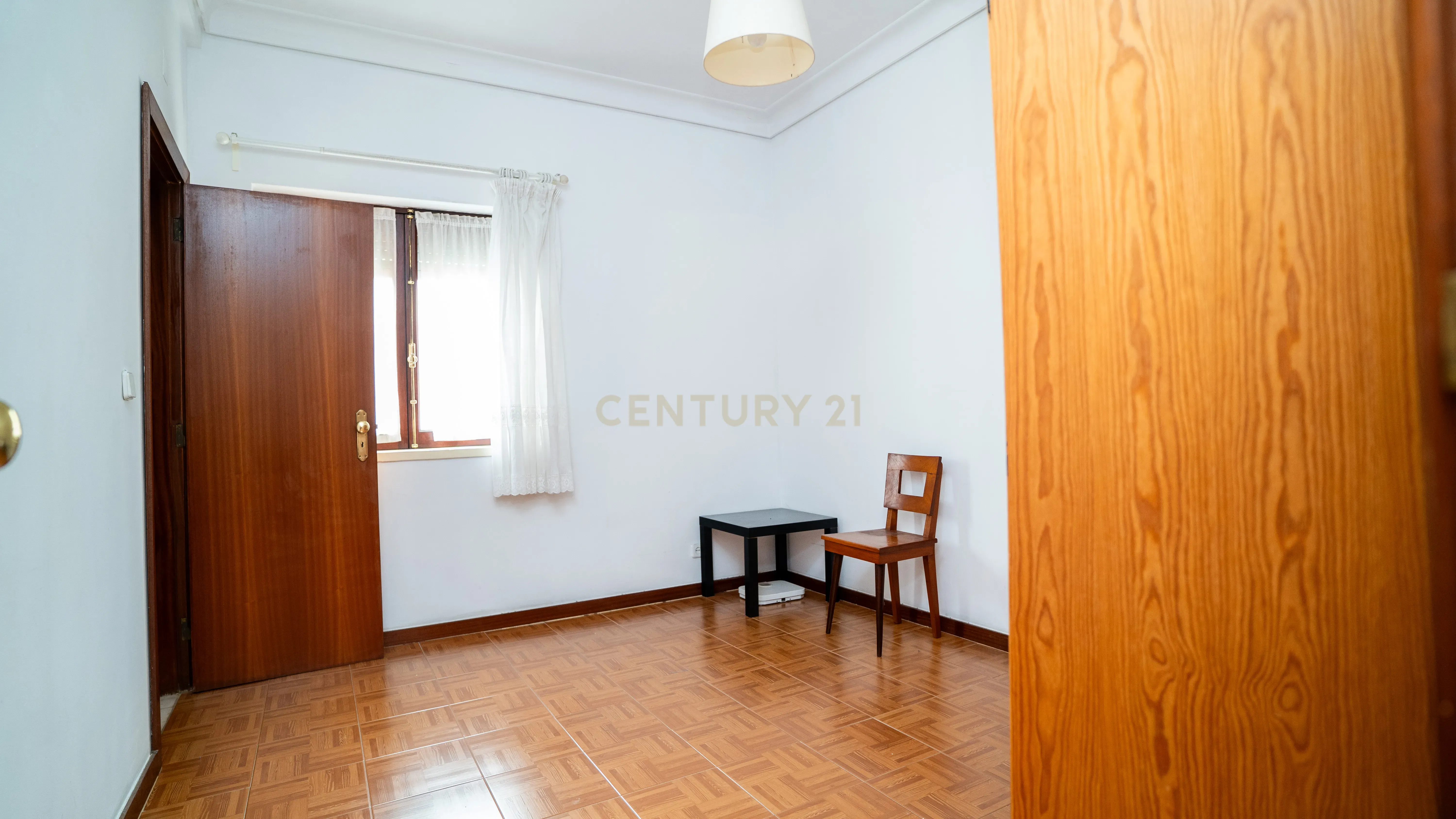 Moradia T6, na Rua 1 no Bairro de Belém, para modernizar em lote com 290m² - Image 22