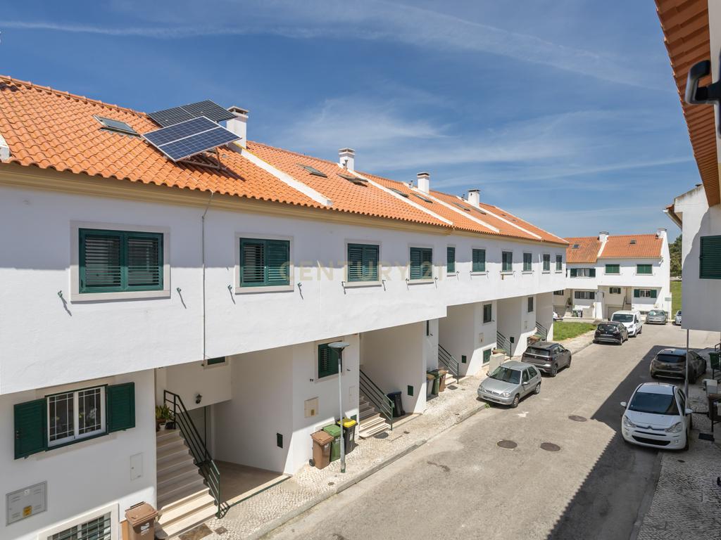  Moradia T3 em Amora - Seixal com Terraço e Garagem  - Image 3
