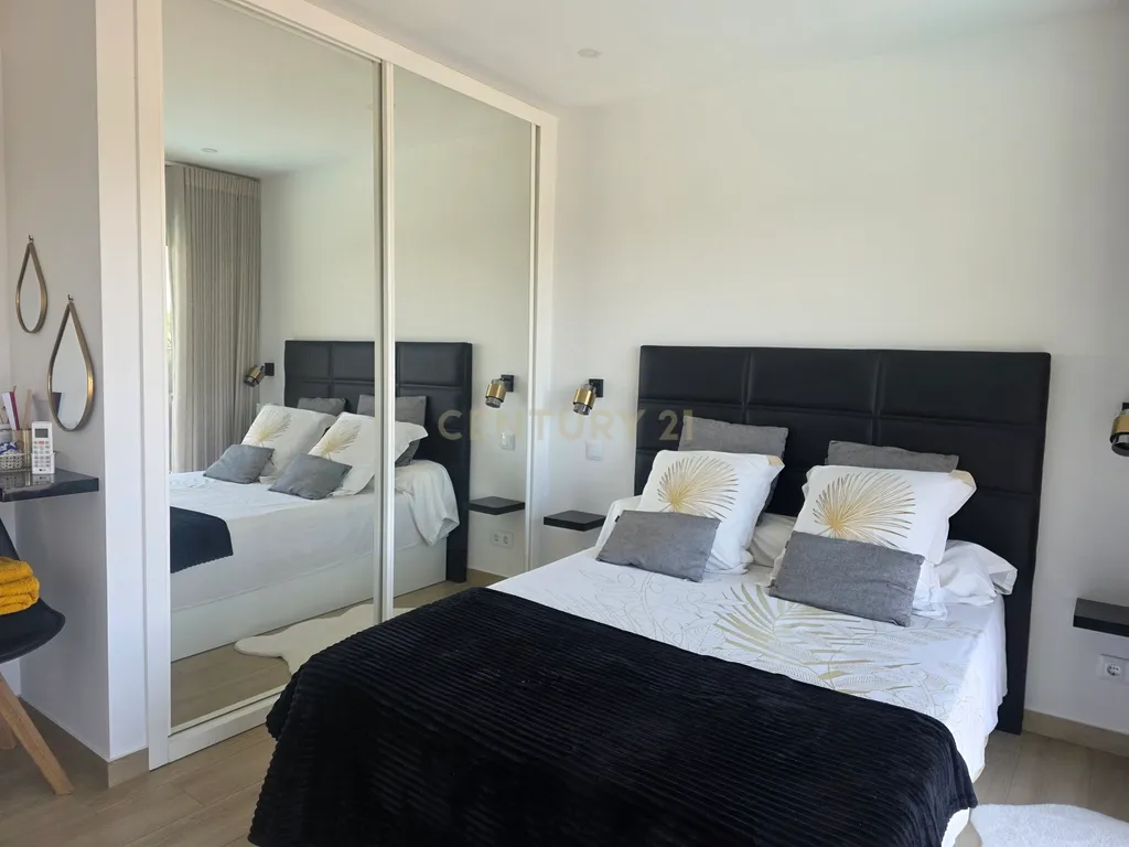 Moradia T3 com piscina e vista mar na Lagoa de Albufeira - Image 26