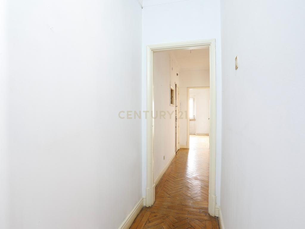 T2 | Entrecampos | 3º Andar com Elevador | 450.000€ - Image 3