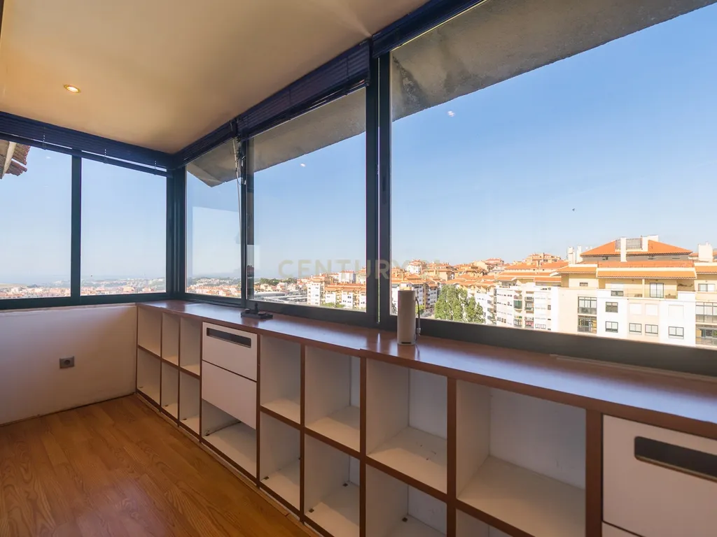 Exclusivo T2 com Vista Panorâmica de Excelência | Massamá Norte - Image 37