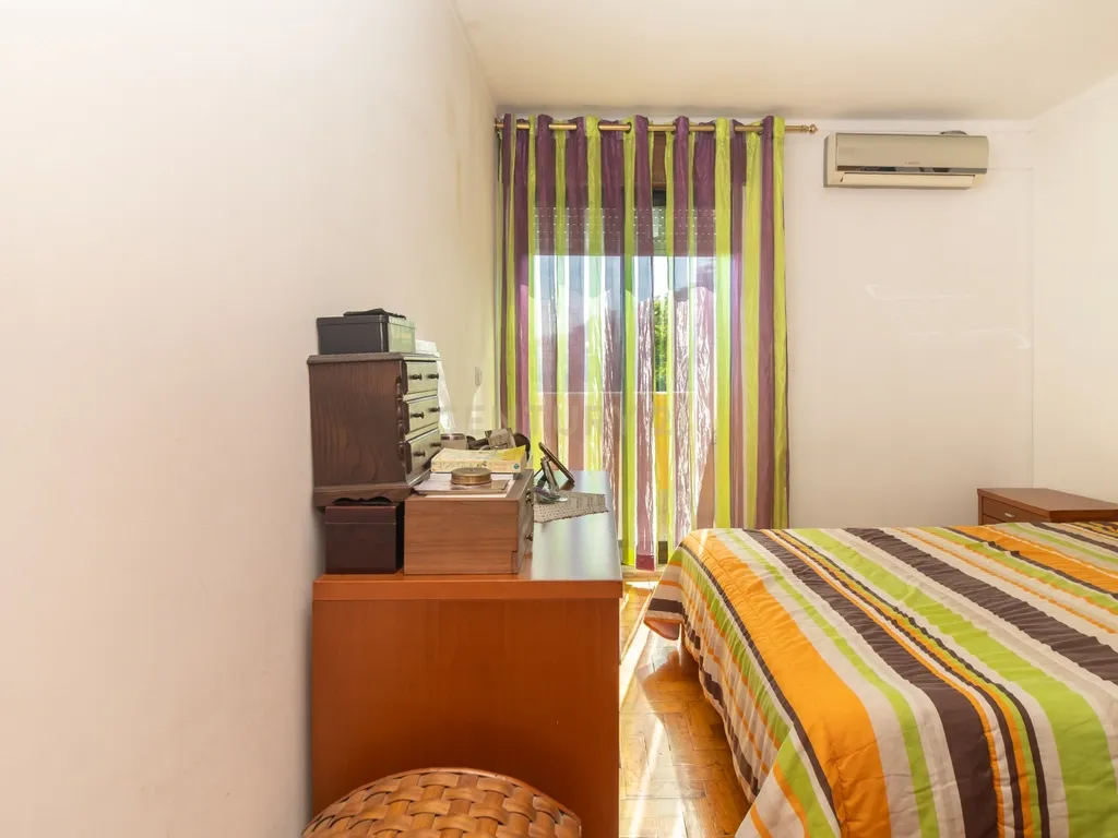 Moradia em Banda de 5 assoalhadas na Banática - Image 26