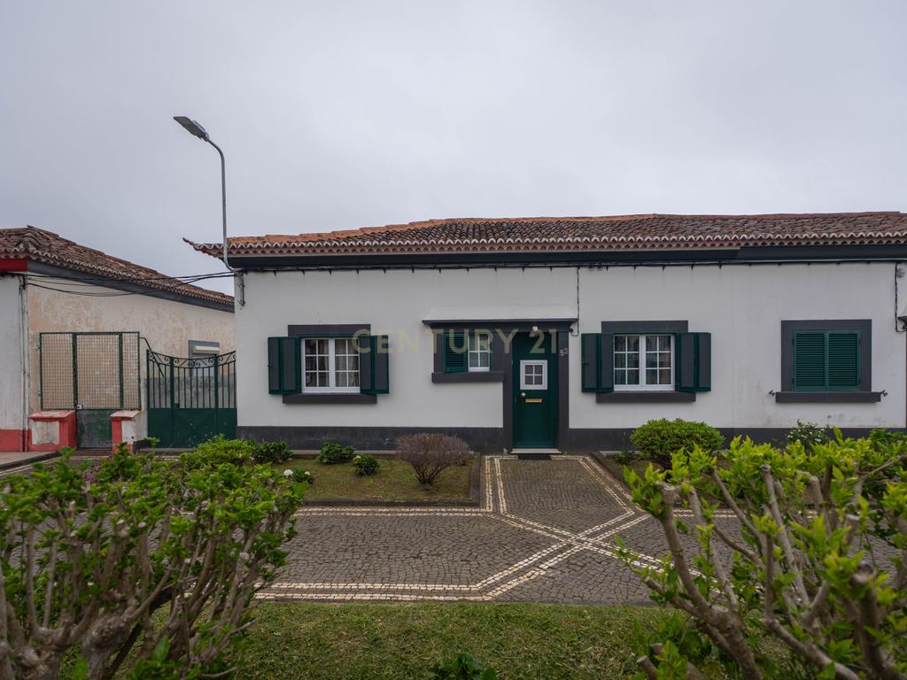 Moradia T4 em Santa Clara - Image 34