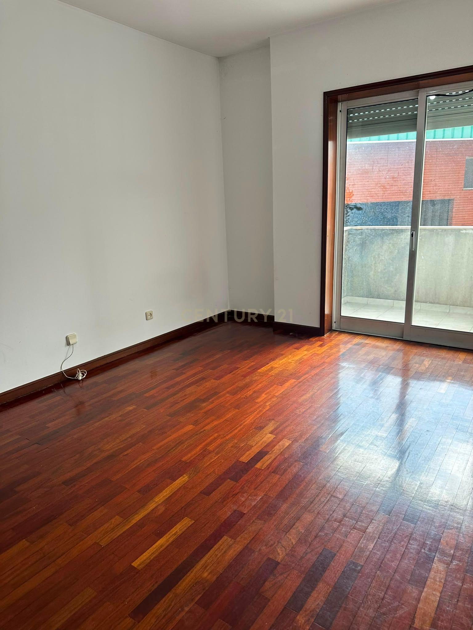 Fotografia 8 de Apartamento T3 com garagem e elevador | Braga