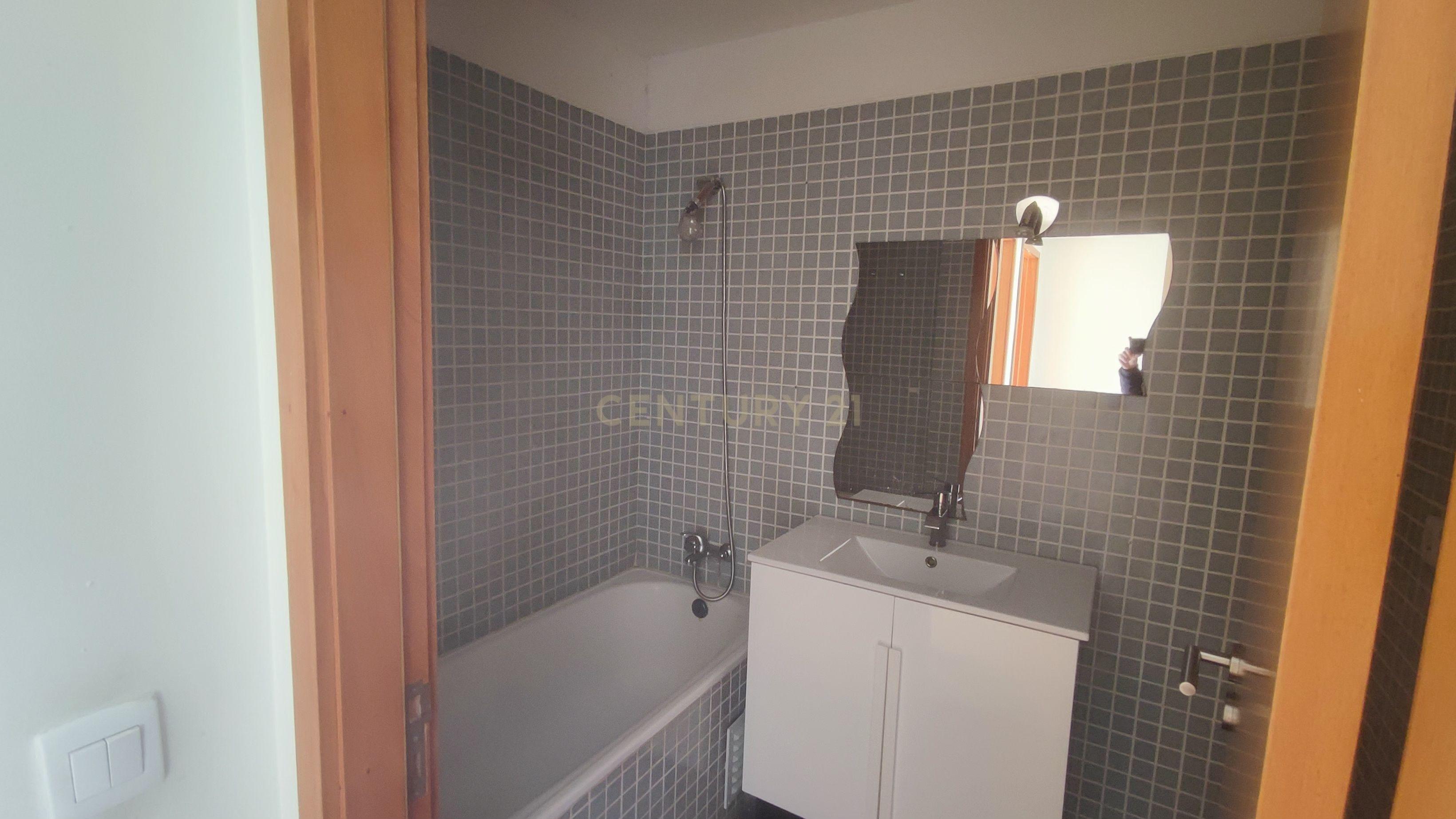 Apartamento T3 no Último Piso com Garagem – Moreira da Maia, Porto - Image 12