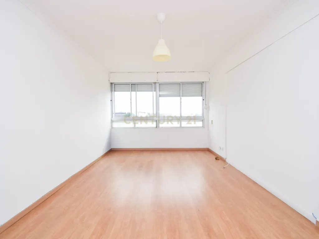 T3 na Quinta do Marquês, Oeiras | 115 m² de Potencial para Criar a Sua Casa de Sonho - Image 7