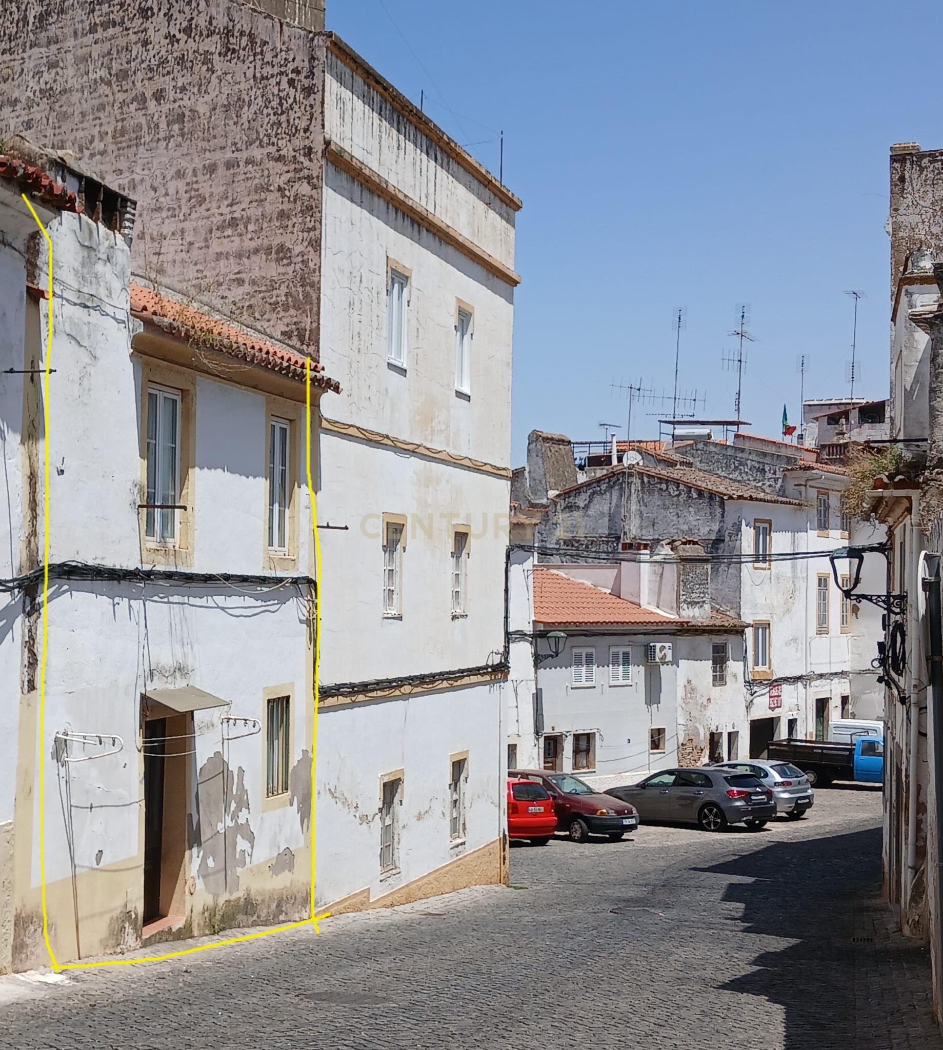 Moradia T3 à venda em Caia, São Pedro e Alcáçova, €75.000
