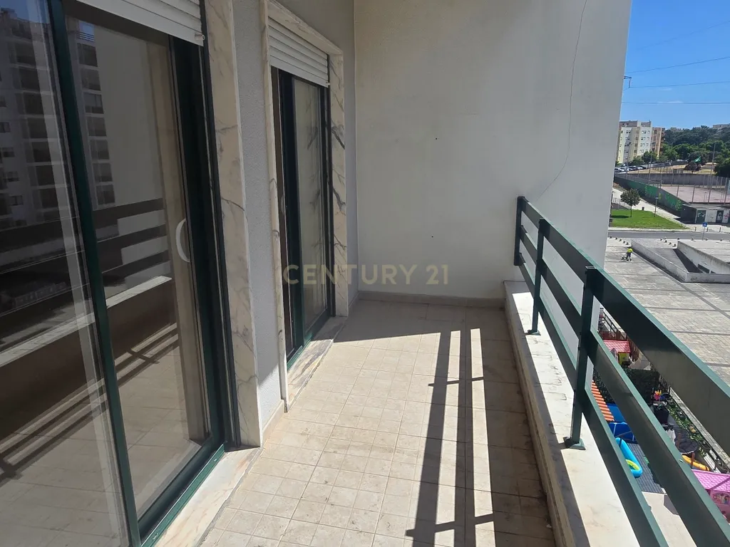 Apartamento T3 com suite e estacionamento | Fidalguinhos, Barreiro - Image 11