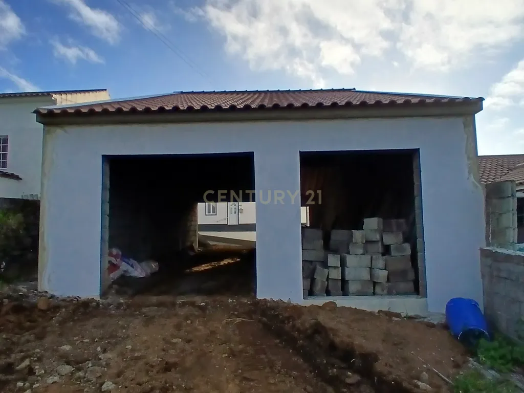 Moderno T2 em Construção em Santana | Nordeste - Image 4
