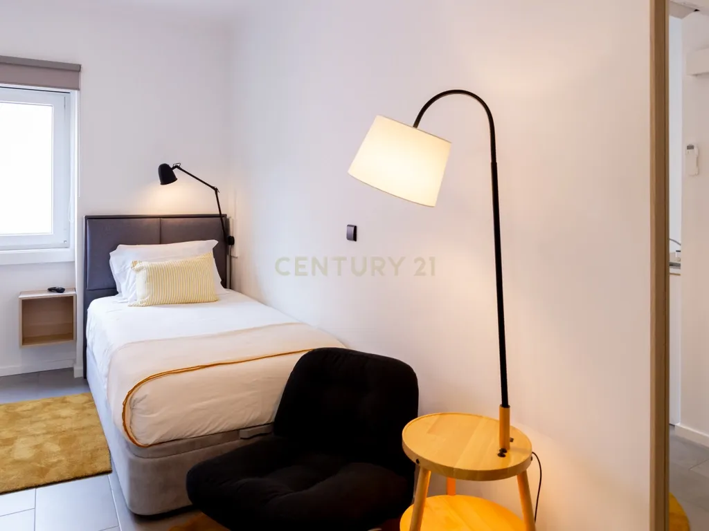 Prédio com Licença de Estabelecimento de Hospedagem - Campolide - Lisboa - Image 14