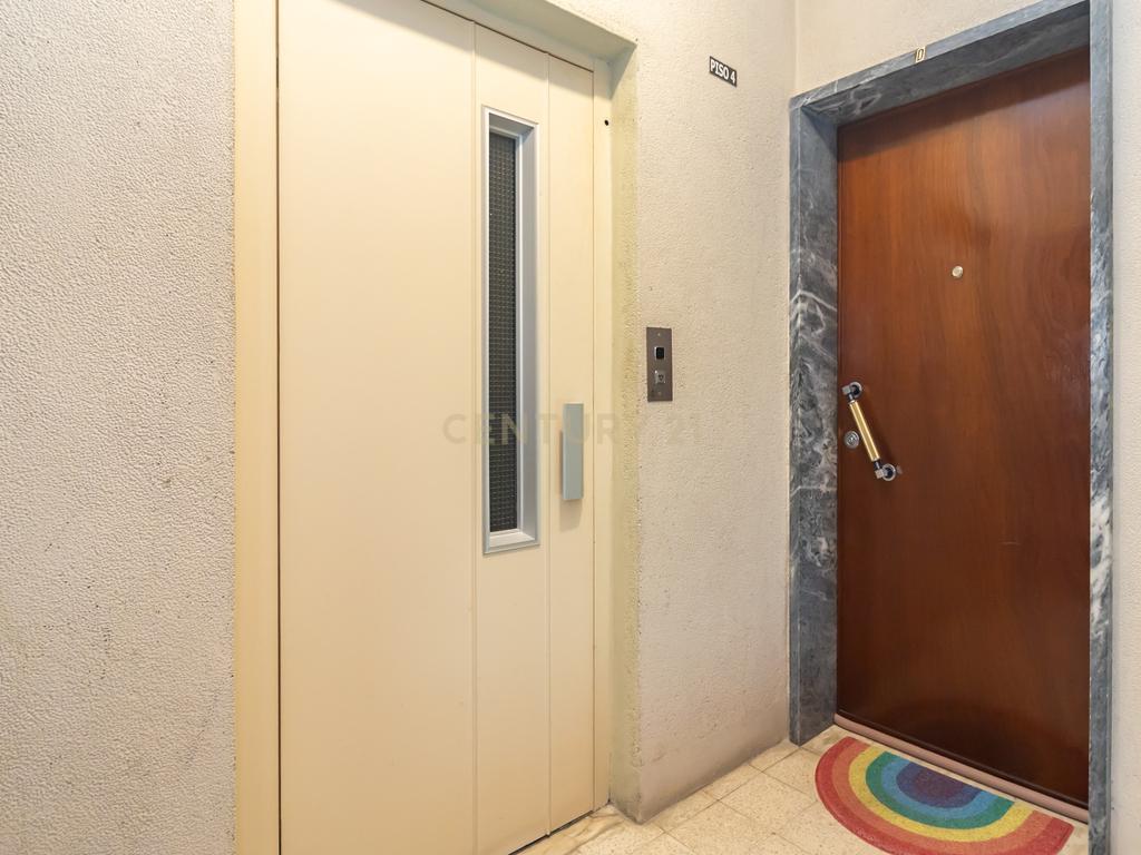 Apartamento T2 para arrendamento no centro da Costa da Caparica - Image 5