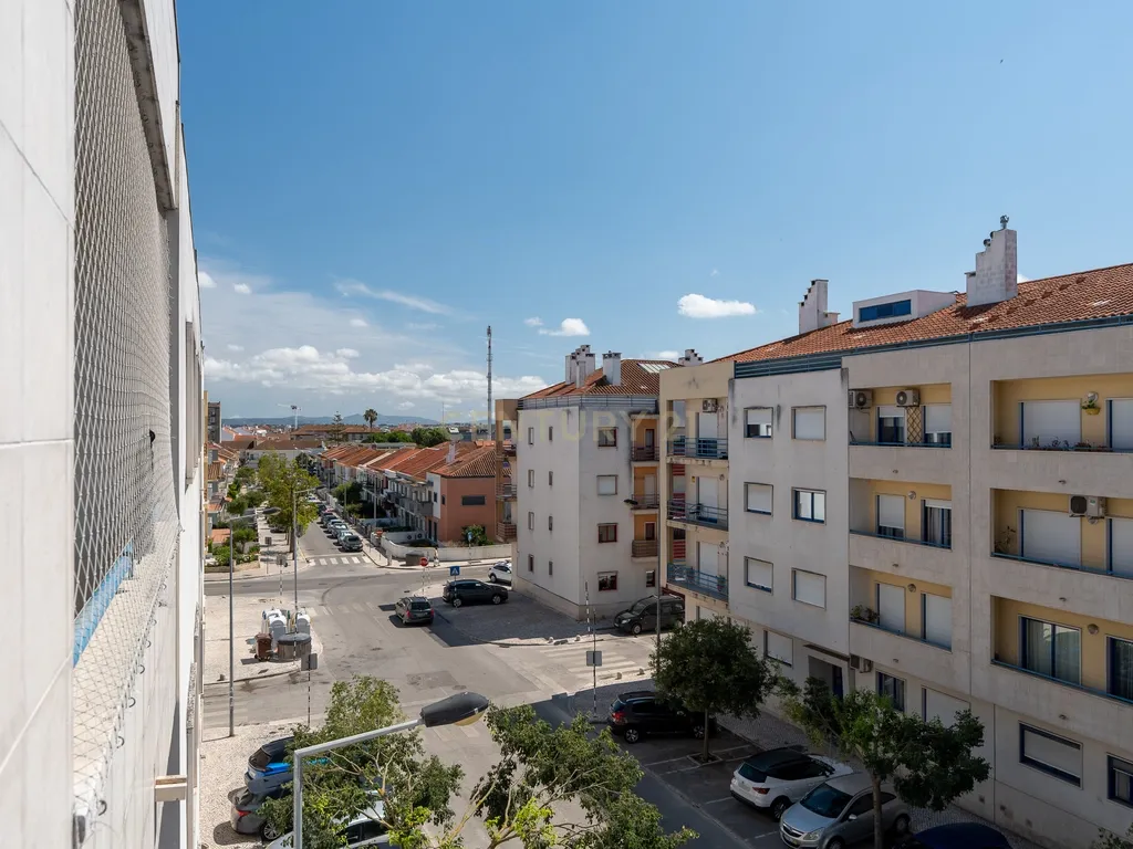 Apartamento T3 Janelas do Parque no Montijo - Image 26