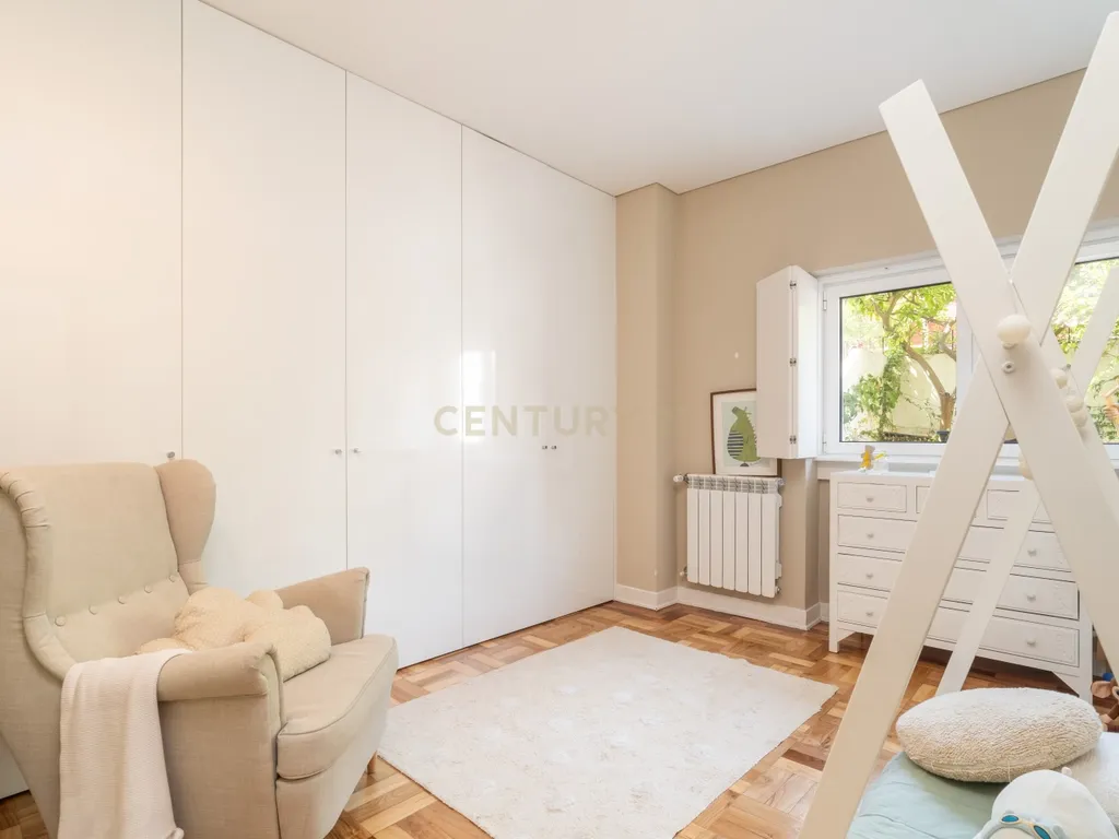 Apartamento T3+1 com logradouro e estacionamento privativos e sótão independente rentabilizado – Bairro Norton de Matos - Coimbra - Image 23