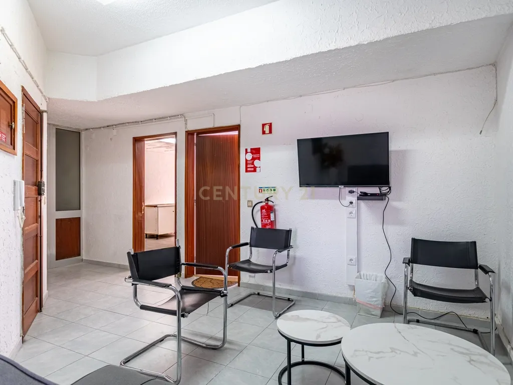 Estúdio na Venteira, Amadora - Localização central e acessível - Image 5