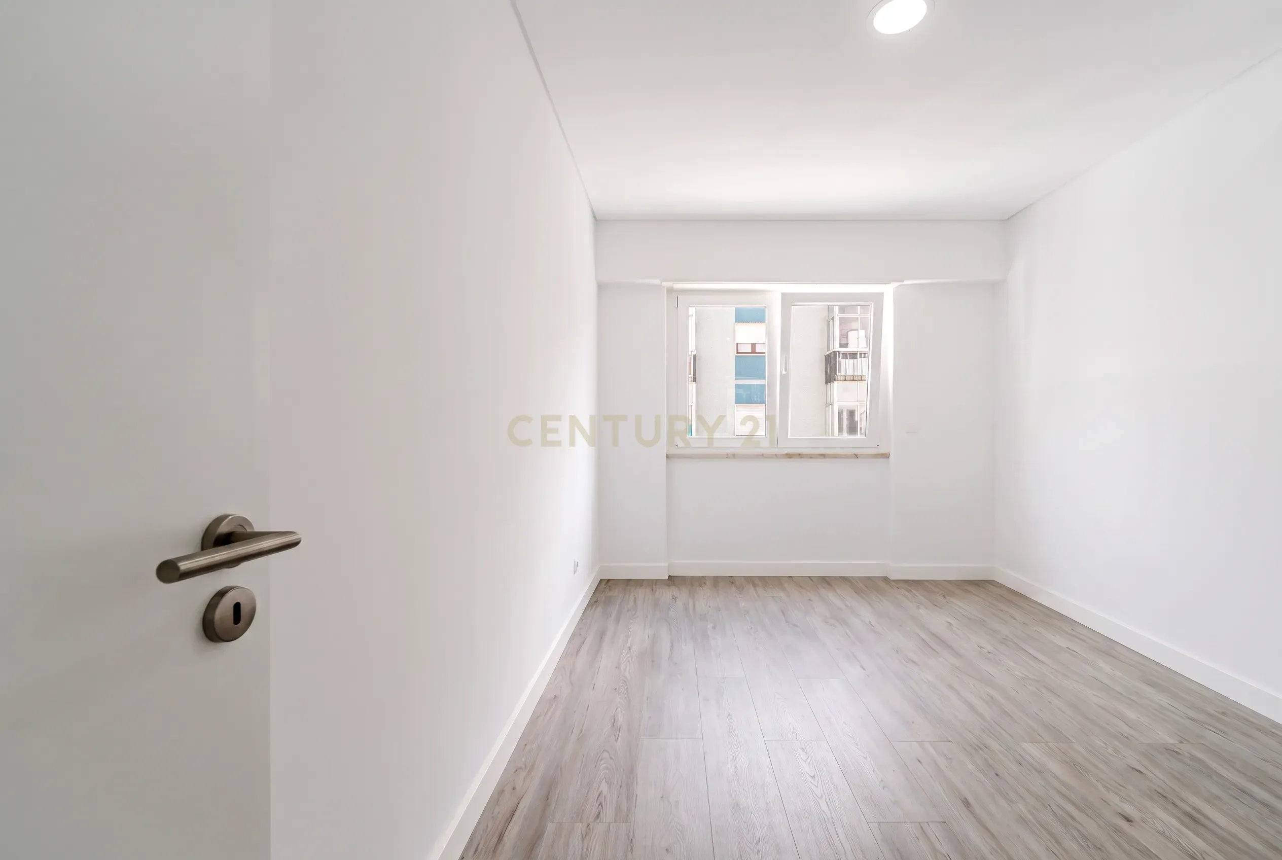 Fotografia 12 de Apartamento T1 Como Novo, em Corroios