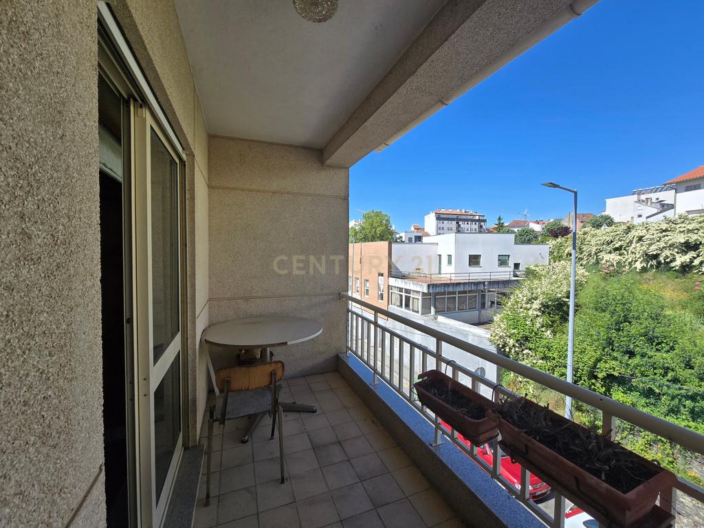 Apartamento T3 + 1 em Bragança - Image 8